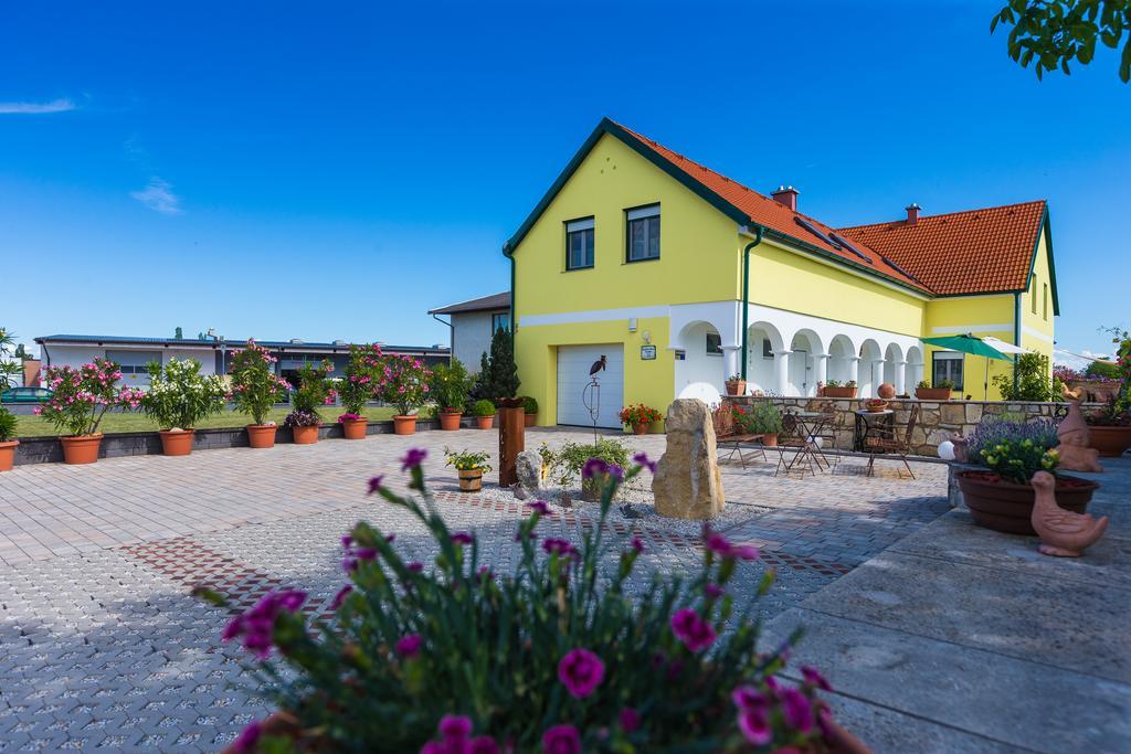 Appartementhaus Freiler Mörbisch am See Екстериор снимка