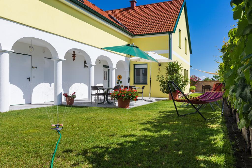 Appartementhaus Freiler Mörbisch am See Екстериор снимка